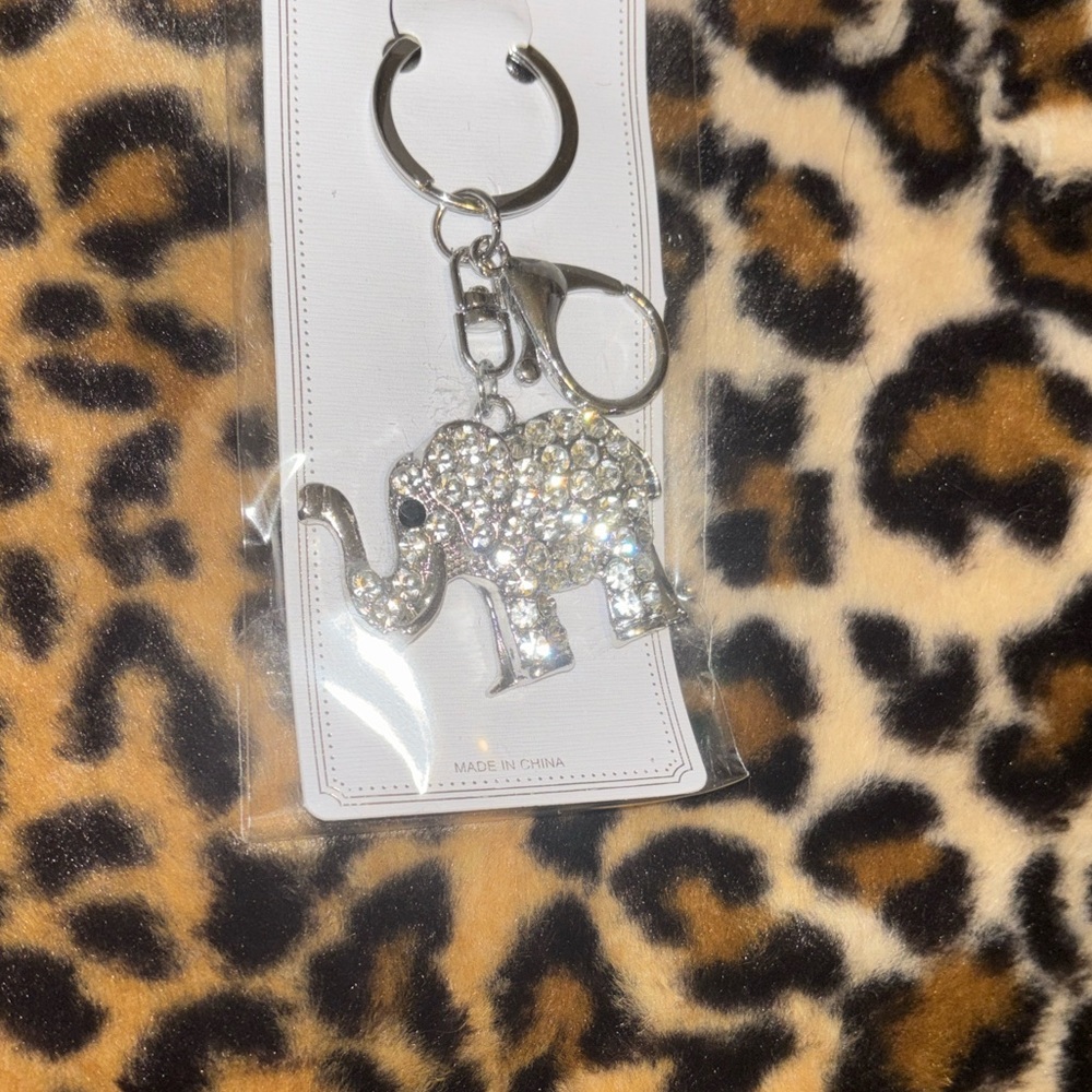 Elephant Rhinestone Keychain - Silver Sparkle - Picture 2 of 2
